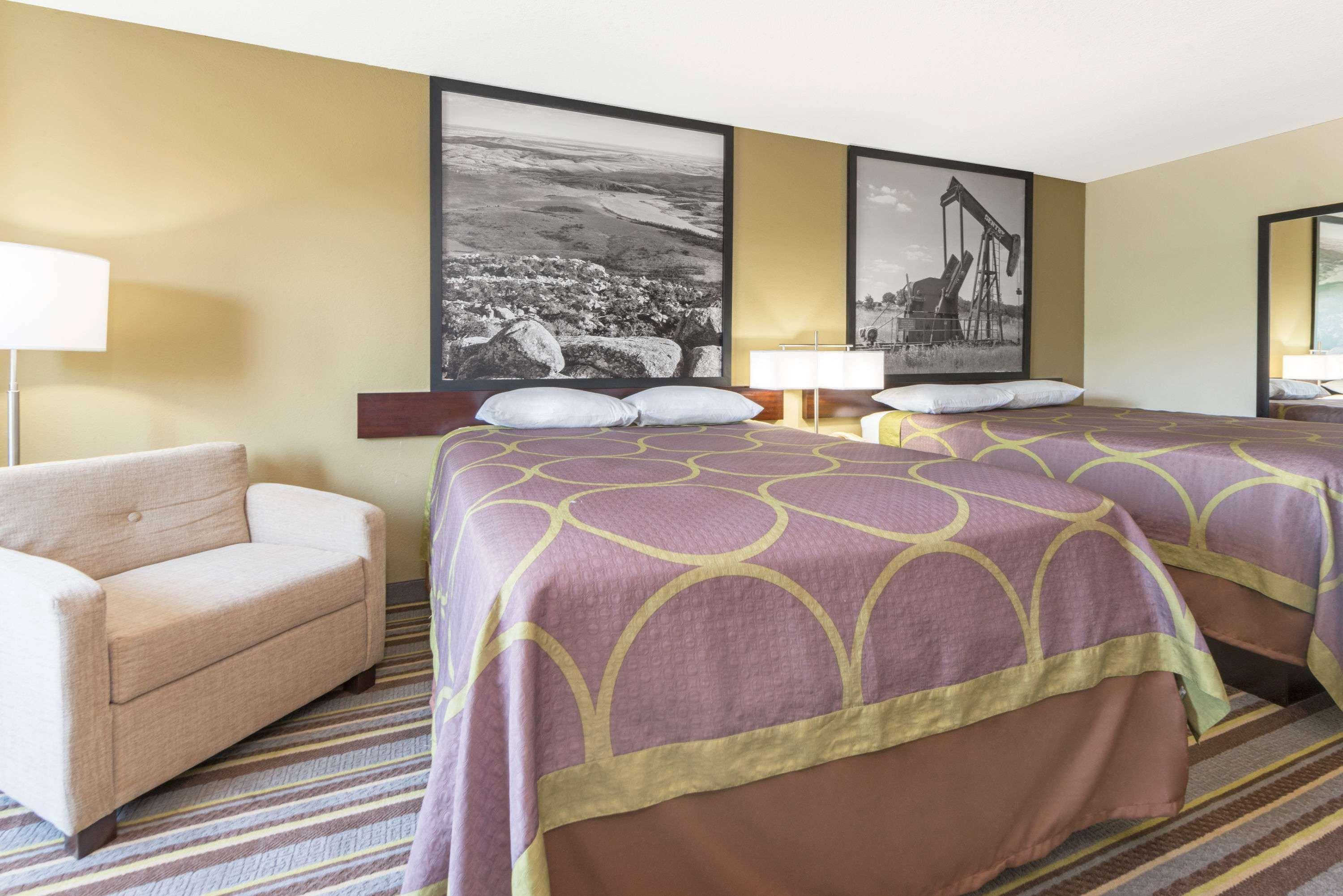 Super 8 By Wyndham Perry Hotell Eksteriør bilde