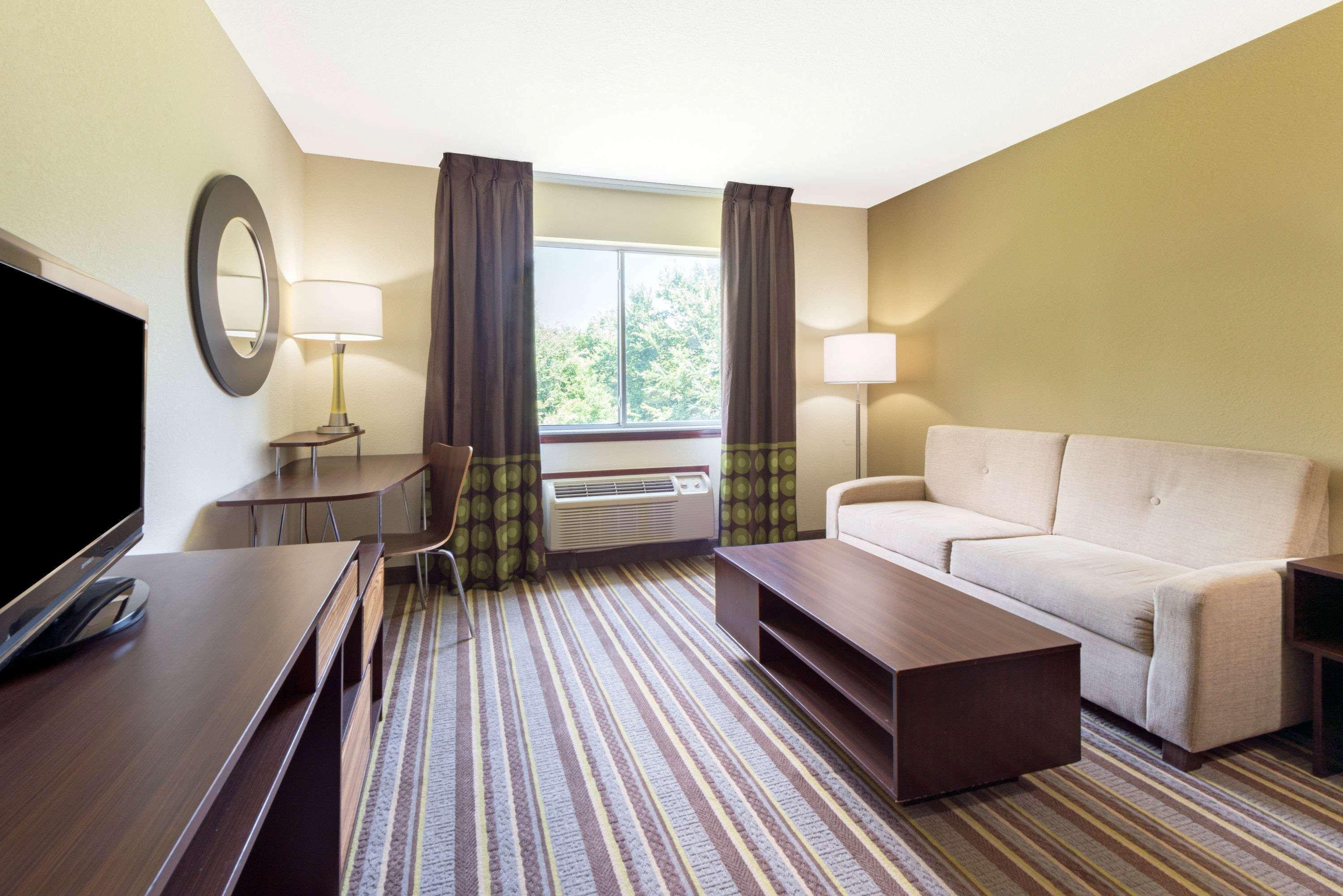 Super 8 By Wyndham Perry Hotell Eksteriør bilde