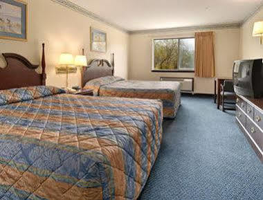 Super 8 By Wyndham Perry Hotell Eksteriør bilde