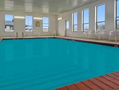 Super 8 By Wyndham Perry Hotell Eksteriør bilde